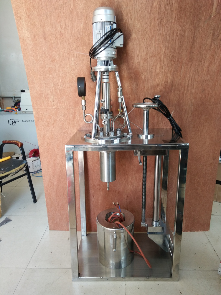 KCFD系列--框架結(jié)構(gòu)、螺栓連接、磁流體直連、翻轉(zhuǎn)出料側(cè)面照片