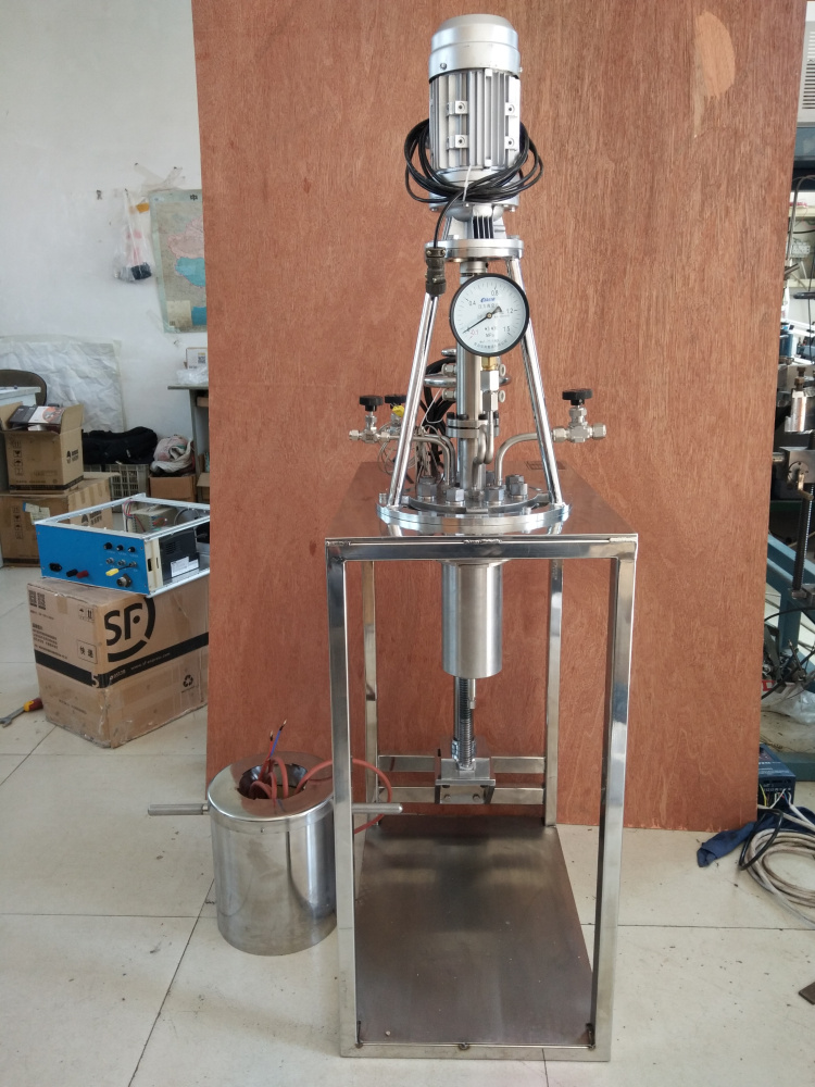 KCFD系列--框架結(jié)構(gòu)、螺栓連接、磁流體直連、翻轉(zhuǎn)出料正面照片