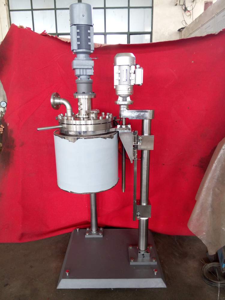 DFCF系列-釜體升降，并可水平旋轉到一邊2