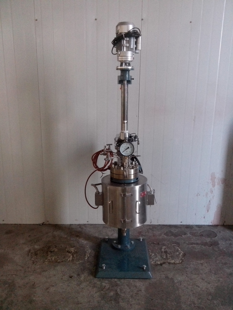 TFCF系列--電動(dòng)升降釜蓋、開啟式電加熱爐1